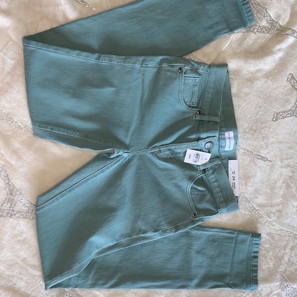 BRAND NEW!  LOFT Skinny Jeans - Picture 2 of 4